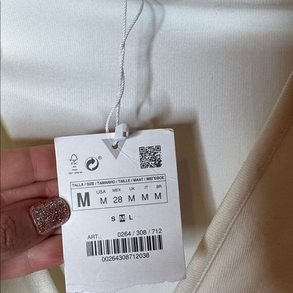 Zara Off White V-Neck Bodysuit. Size Medium. New With Tag. - Picture 5 of 8